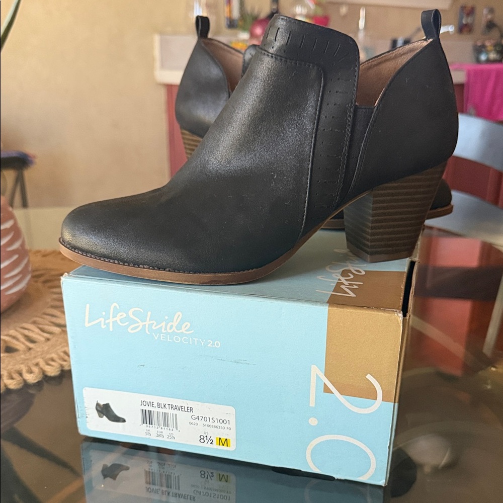 Life Stride Velocity 2.0 ~ Jovie Black Traveler Ankle Booties